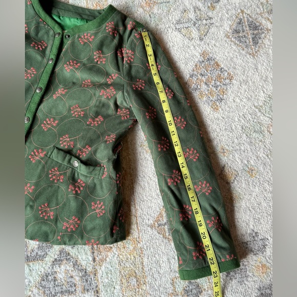 Cottage core suede green embroidered floral jacket size S with butterfly buttons - Picture 7 of 10
